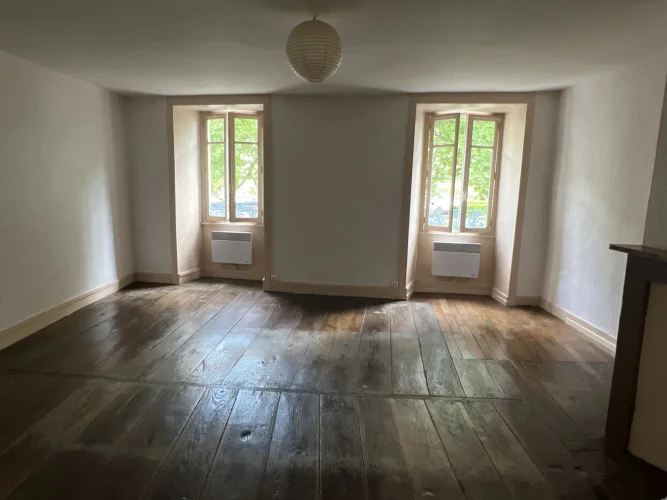 Large Centre of Town House with Great Development Potential photo 5