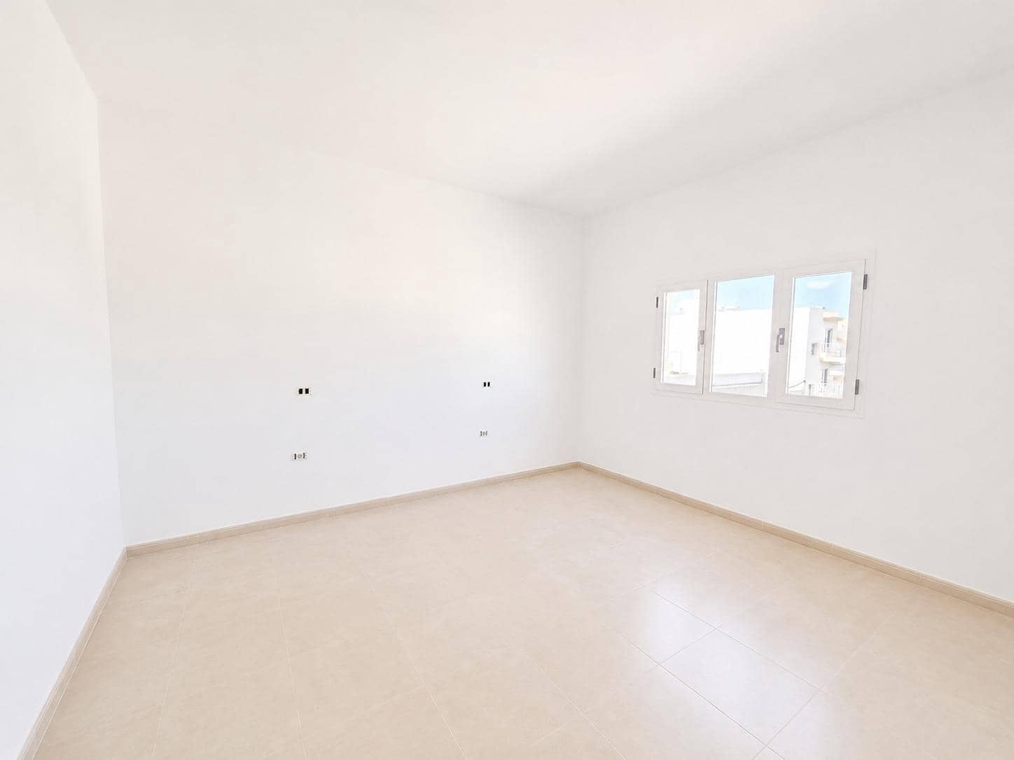 Flat for sale in Arrecife, Lanzarote photo 3