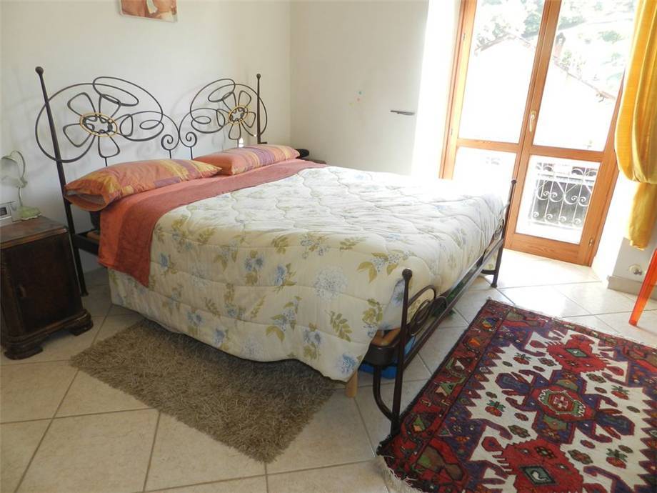 Property in Isola Del Cantone photo 2
