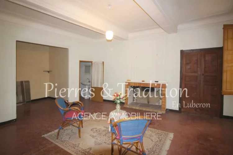 In the Heart of the Luberon, Beautiful Town House with Character photo 4