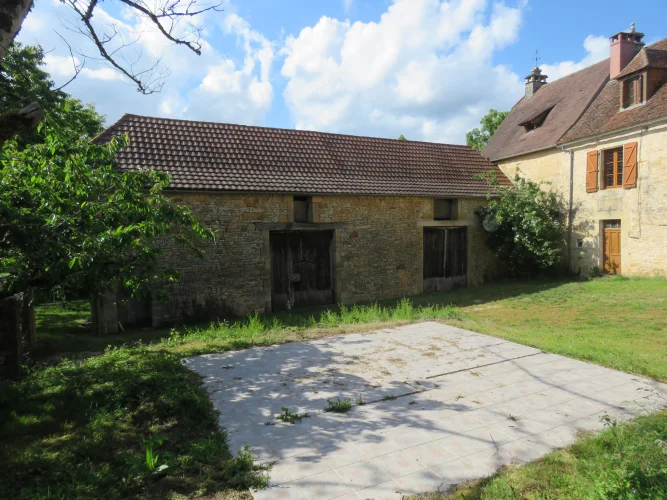 Old House (18th Century) (Made of Stone), in a Closed Courtyard photo 5