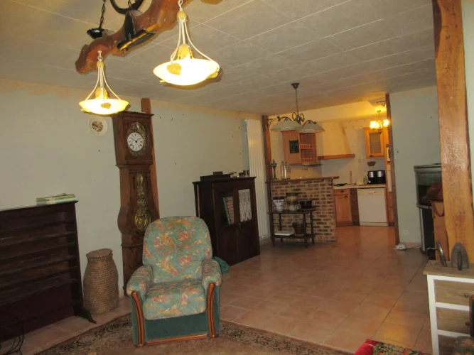 Charming Property in the Heart of Saint-Benoit-du-Sault photo 4
