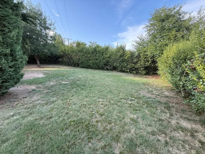 Single-Story Four-Room Villa with Garage and Adjacent Land in Aubenas photo 3