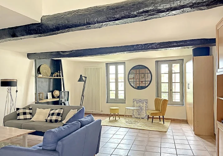 Apartment in Historic Building Near Old Arena photo 3