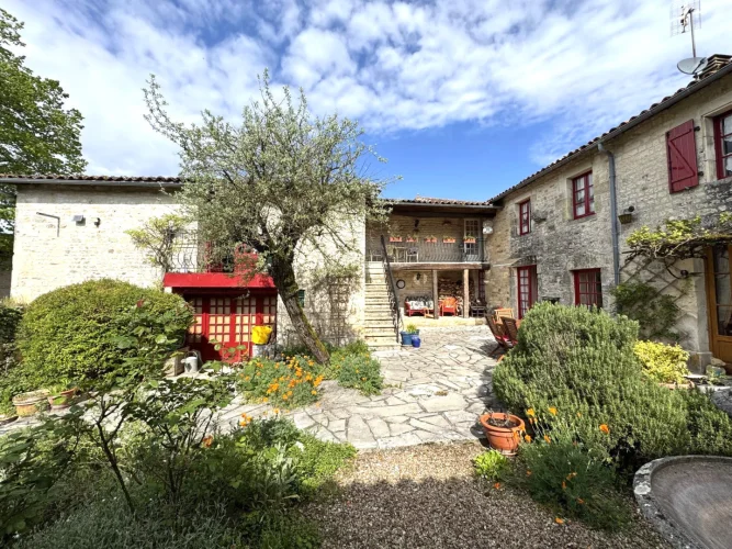 Old Stone Cottage, Pretty Village, 3 Bedrooms