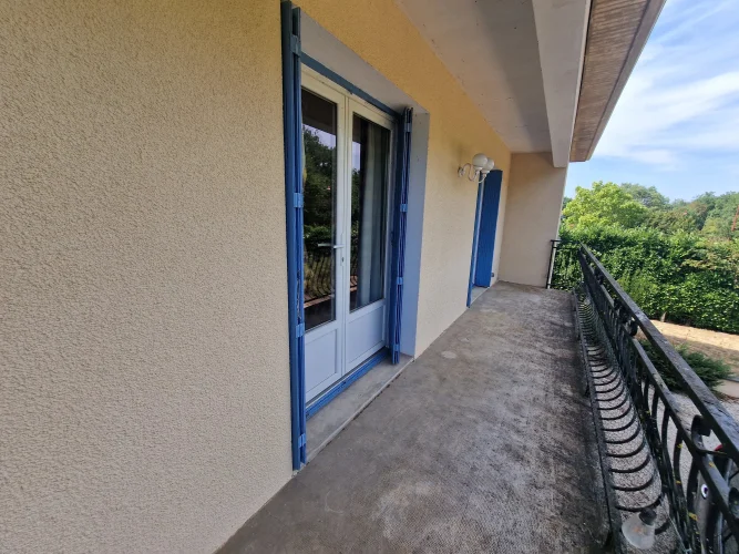 Charming Village Home with Spacious Grounds Near Monflanquin photo 5