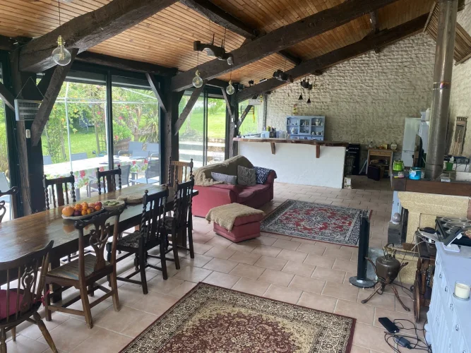 3 Bed Converted Barn with Stunning Gardens and Pool photo 3