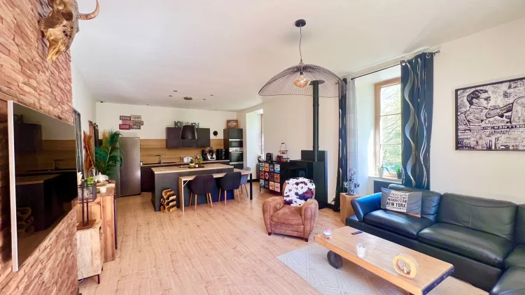 Chatillon Sur Seine: Modern 130m² Apartment Near the photo 3
