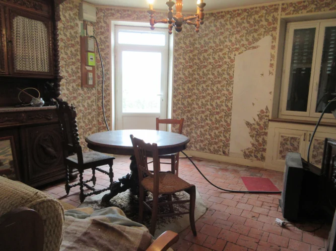 Charming Renovation Project! photo 4