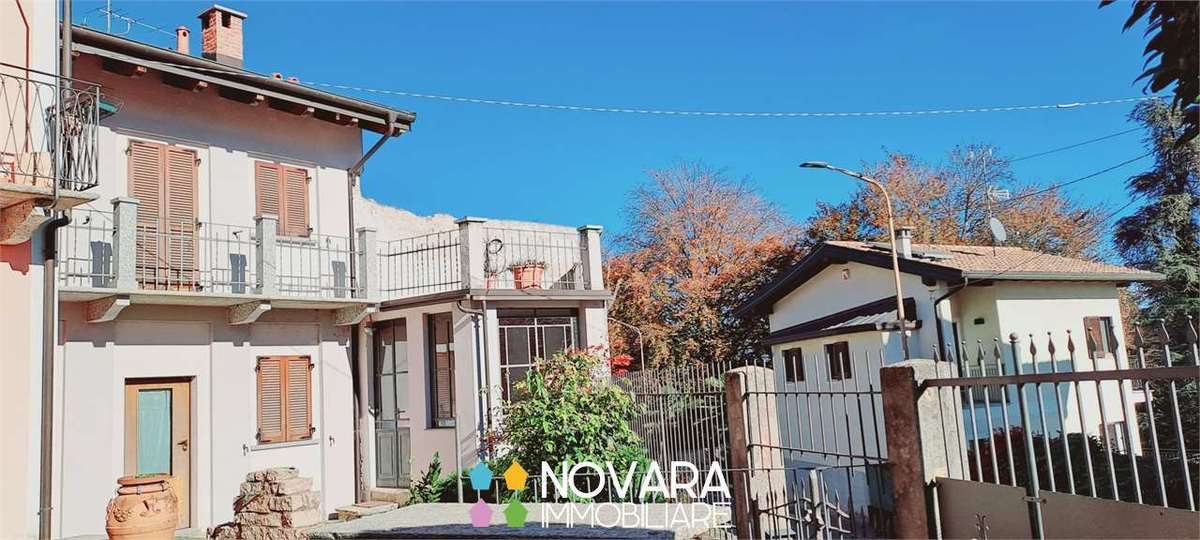 3 bedrooms semi-detached house, 160 m² Arona, Novara (province) Lake Maggiore photo 2