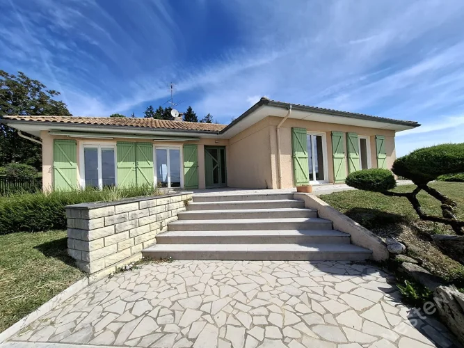 Country House with 8 Rooms (129 m² Living Area), 4 Bedrooms on a 2,500 m² Wooded Plot? Saint-Firmin