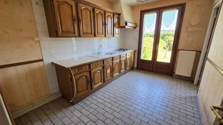 Ref 4025 - House with Garage and Garden in a Quiet Area photo 3