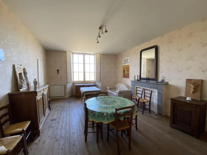 Old Presbytery T9 to Renovate, Aurignac Historic Center photo 2