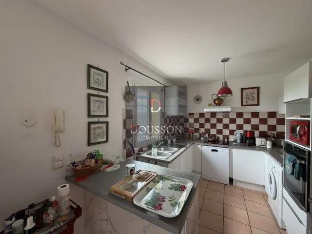Apartment in Saint-Laurent-D'aigouze photo 2