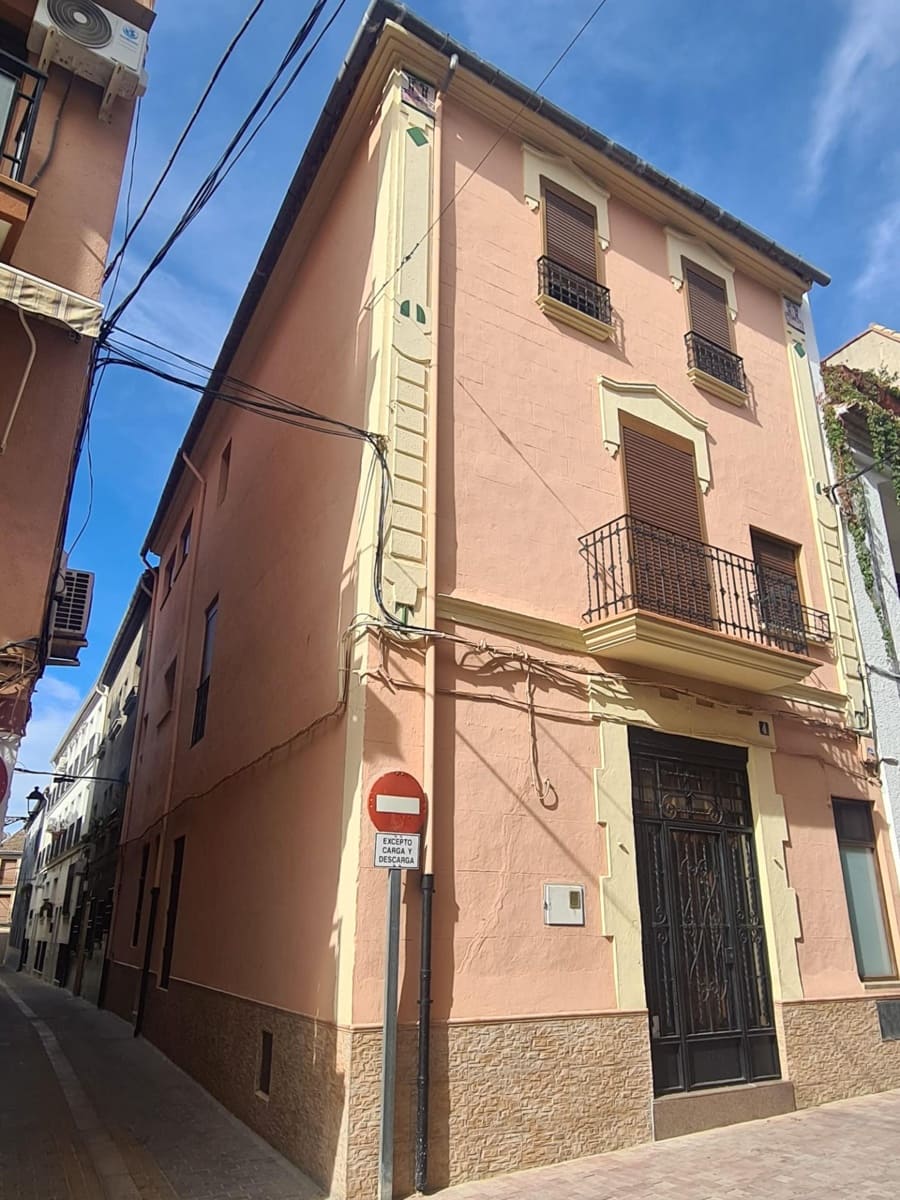 Townhouse for sale in Moixent, Valencia