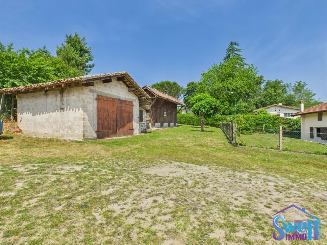 Authentic Character House of 155m² with 2 Barns and a Plot photo 3