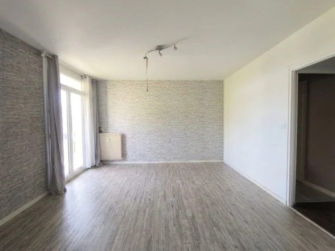 2 Bed Apartment for Sale in Chalon-Sur-Saône photo 3