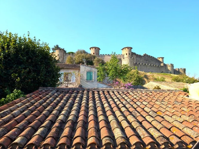 Carcassonne – 151 m², 5-Bedroom House with Views