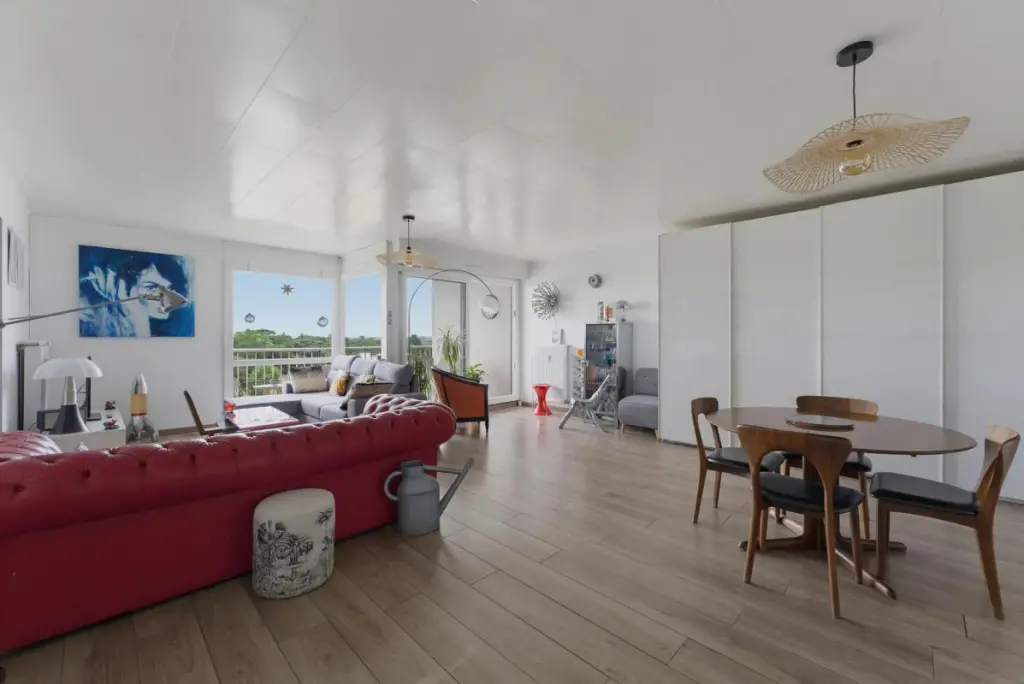 Apartment for sale in Talence — 2 bedrooms, 81 m² photo 2