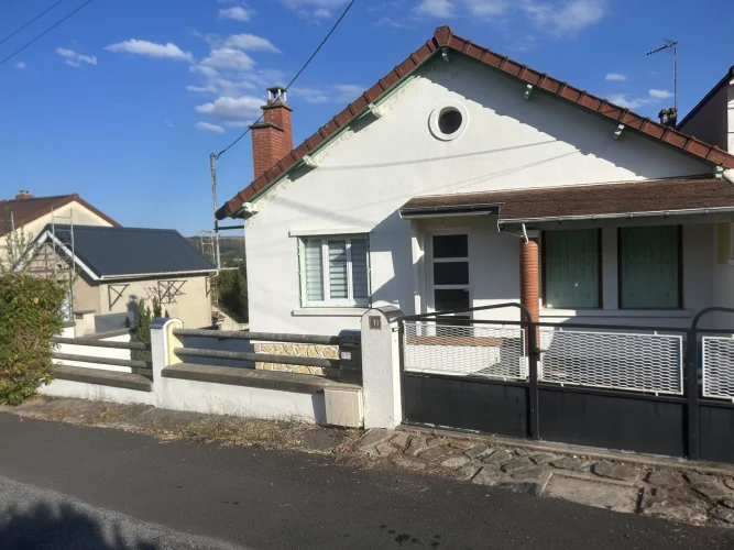Renovated Four-Room House in the Ilets Neighbourhood