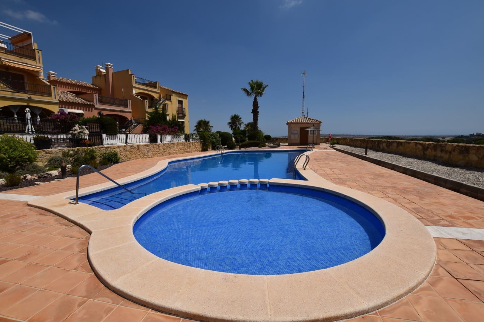 Townhouse for sale in Algorfa, Alicante photo 3