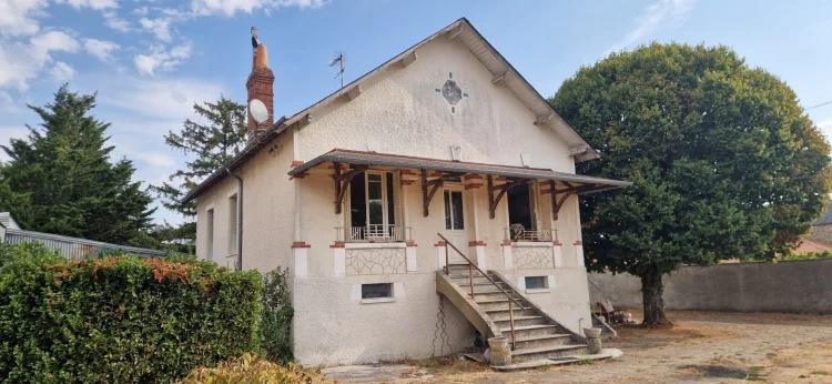 Small House from the 1930s to Renovate