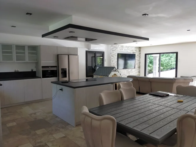 Discover this Pleasant Single-Story House on a 2035 m² Plot in the Countryside photo 5