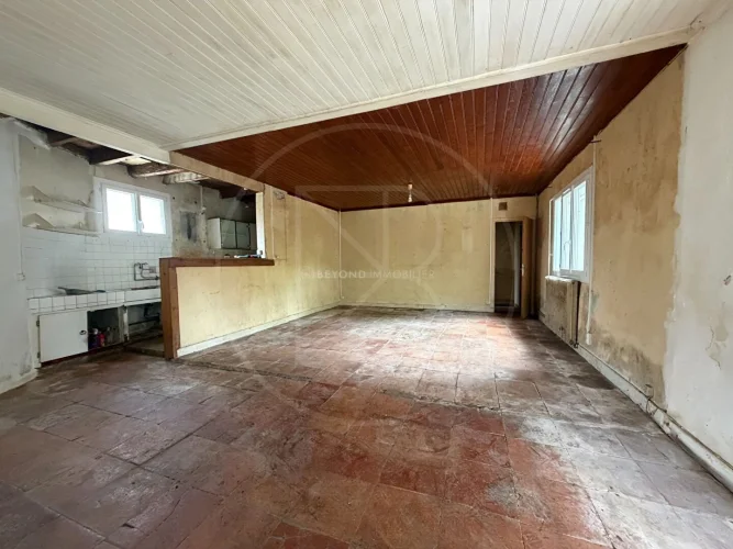 Stone House to Renovate photo 4