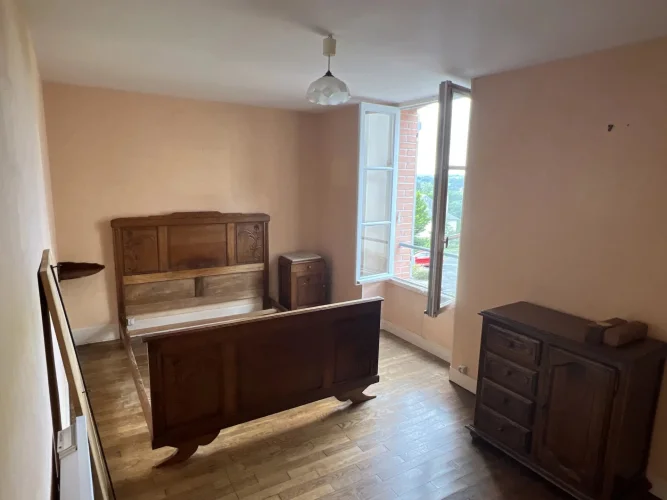 Large Centre of Town House with Great Development Potential photo 4