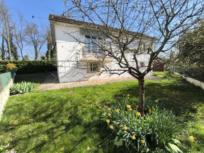 2 Bed House for Sale in Dijon