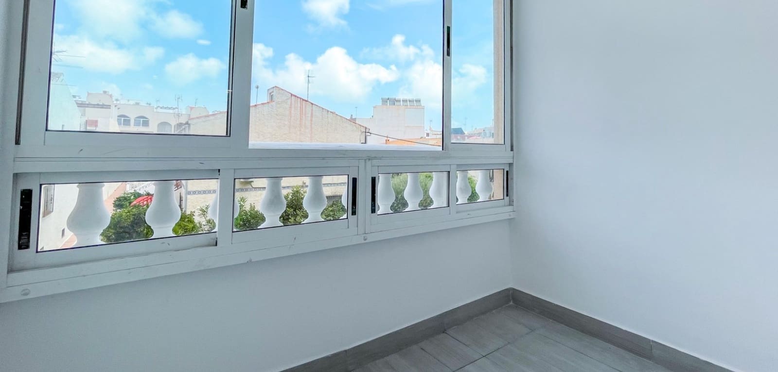Apartment for sale in Avenida Habaneras - Curva de Palangre, Torrevieja, Alicante photo 2