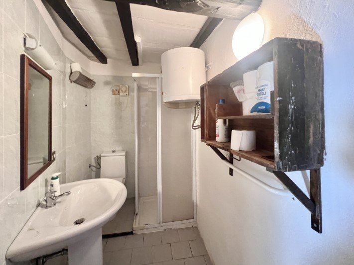 Property in Camporgiano photo 5