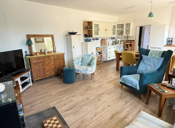 2 Bed House for Sale in Champagne-Mouton photo 5