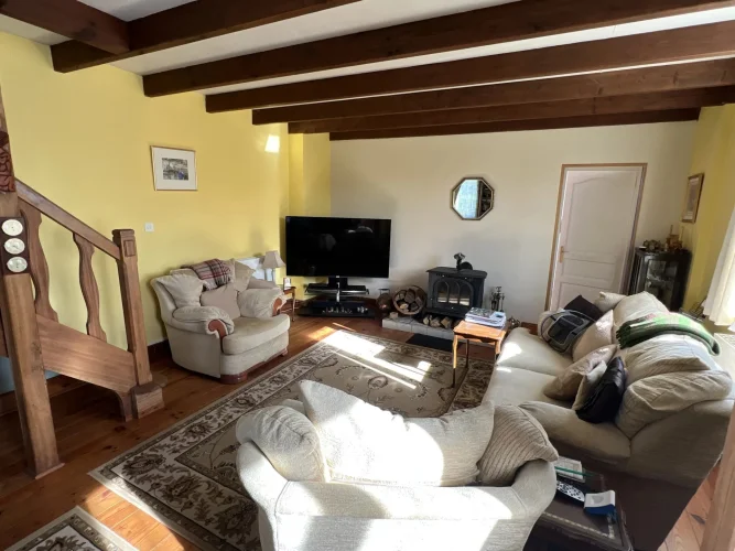 Charming 3-Bedroom Home in Scenic Ambernac, France photo 4