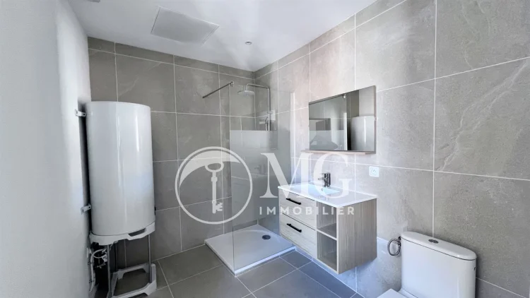 3-Room Apartment Fully Renovated with Open View photo 3