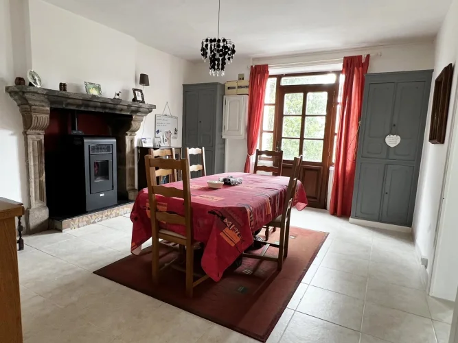 A Wonderful 3 Bedroom, 3 Bathroom Home in Popular Village photo 3