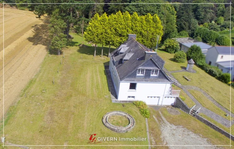 Large Family Home of 172m² in Lanvaudan - Rural Setting photo 2