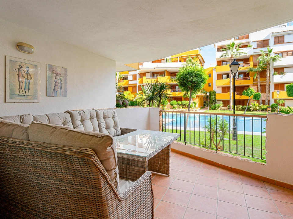 Apartment in Punta Prima, Alicante province