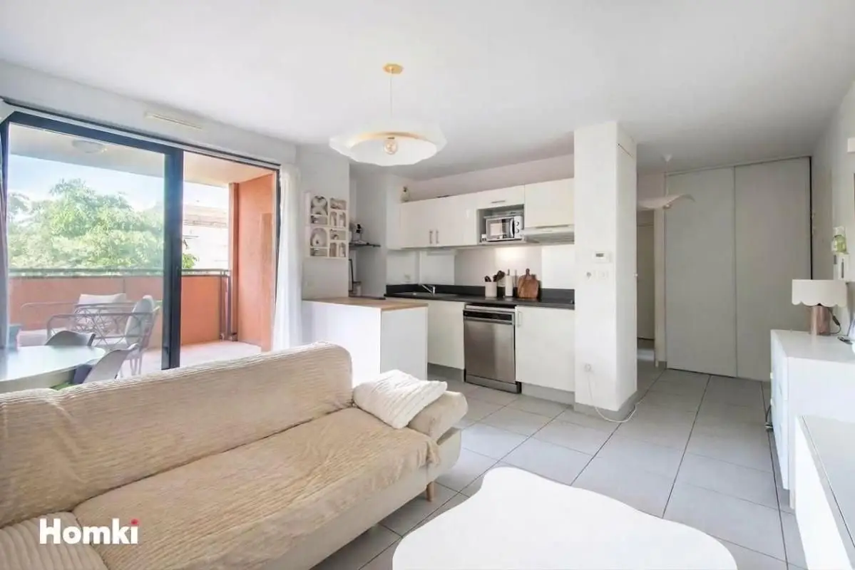 Apartment for sale in Castelnau-le-Lez — 2 bedrooms, 57 m² photo 3