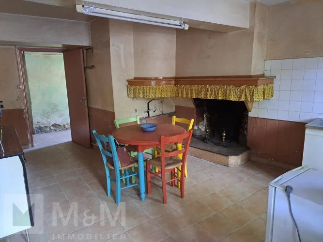 Large 18th-Century House to Renovate, Located on T photo 4