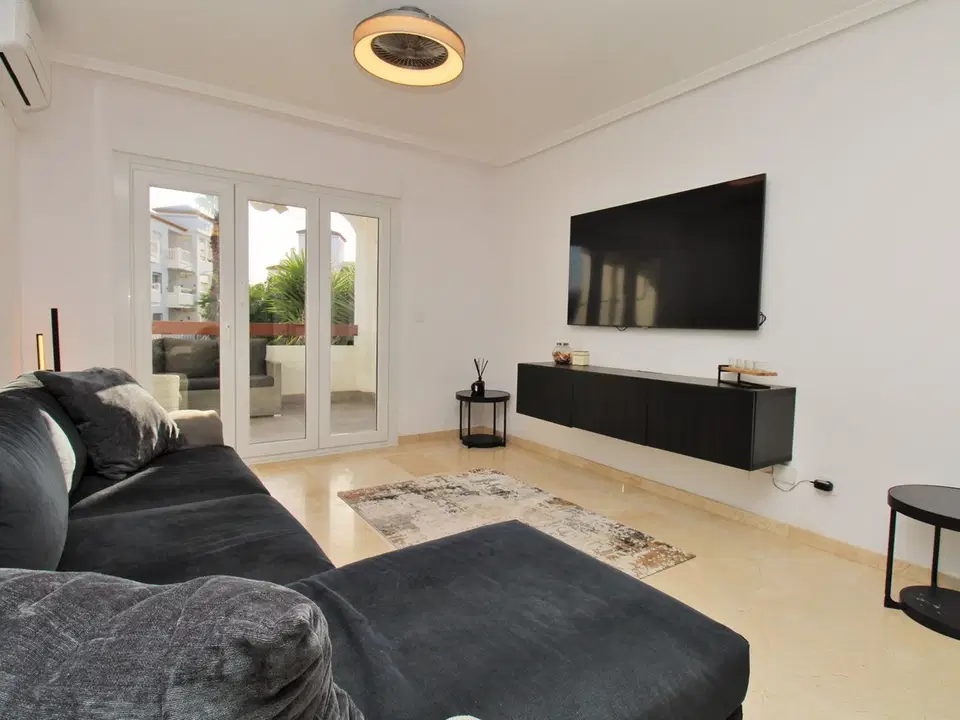 Apartment in Villamartin, Alicante province photo 5