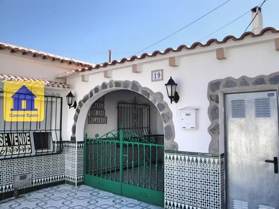 Cave house in Castillejar, Granada photo 4