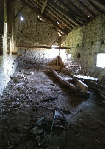 Cottage with Very Large Barn in Rural Area with Far Reaching Views. Smallholding Potential. photo 2