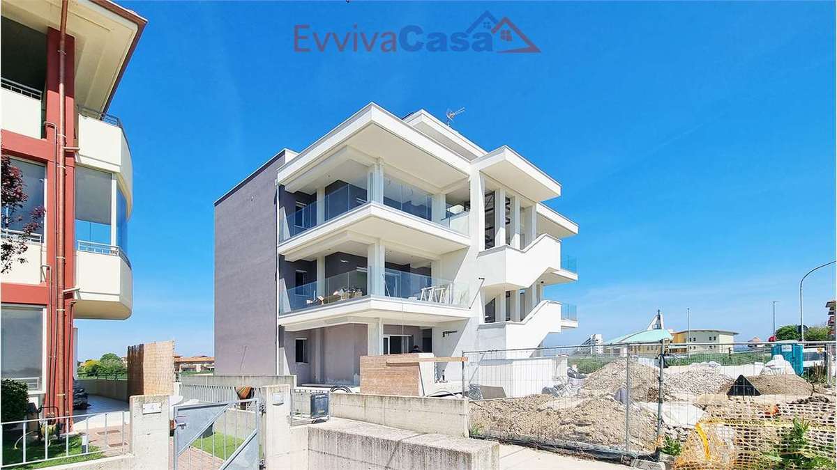 Property in Mondolfo photo 3