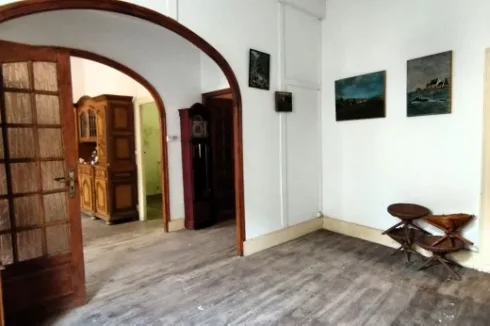 Charming Townhouse in Need of Renovation