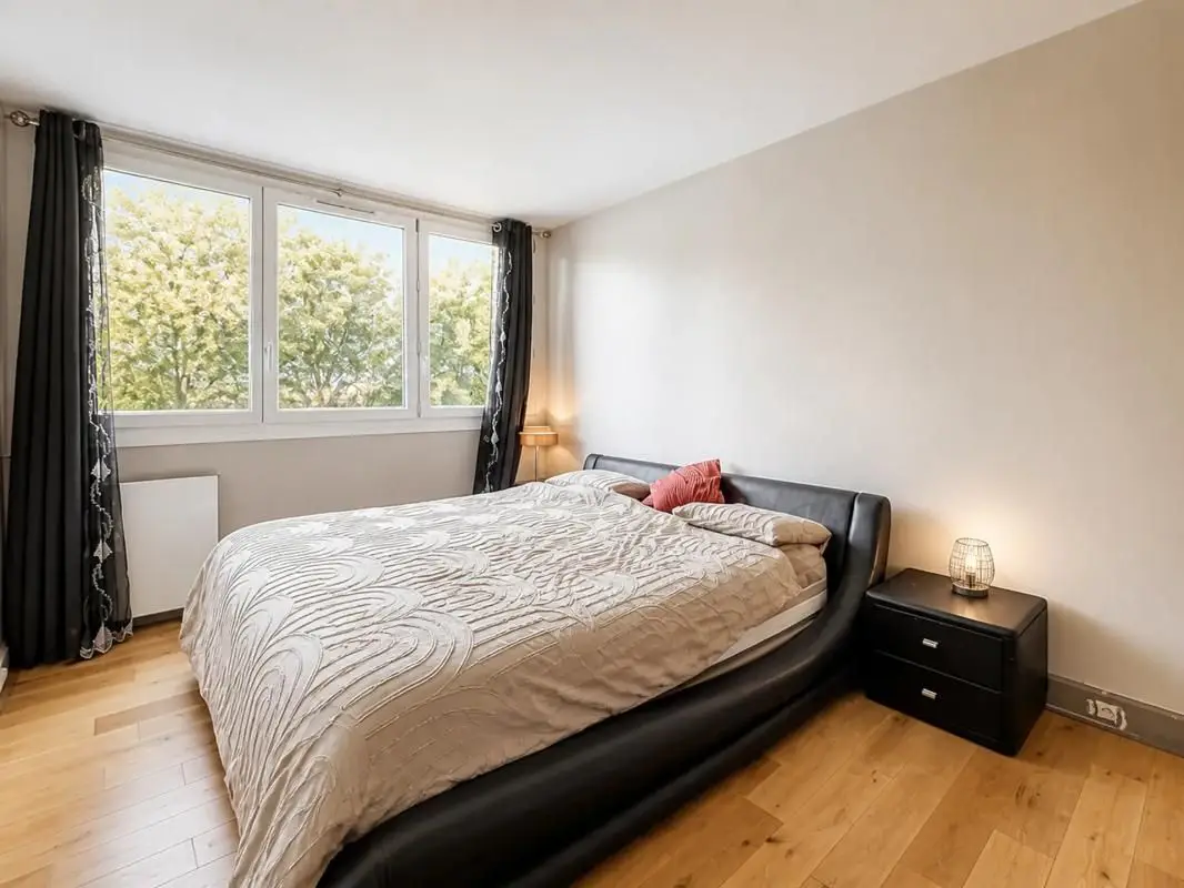 Apartment for sale in Villeneuve-Saint-Georges — 2 bedrooms, 68 m² photo 5