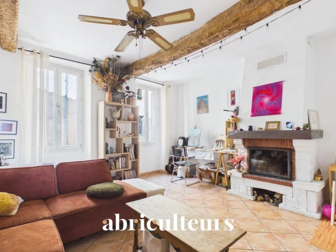 Charming 3-Room Apartment of 65 m² – Open View – 40 m² Vaulted Cellar – Heart of Callian