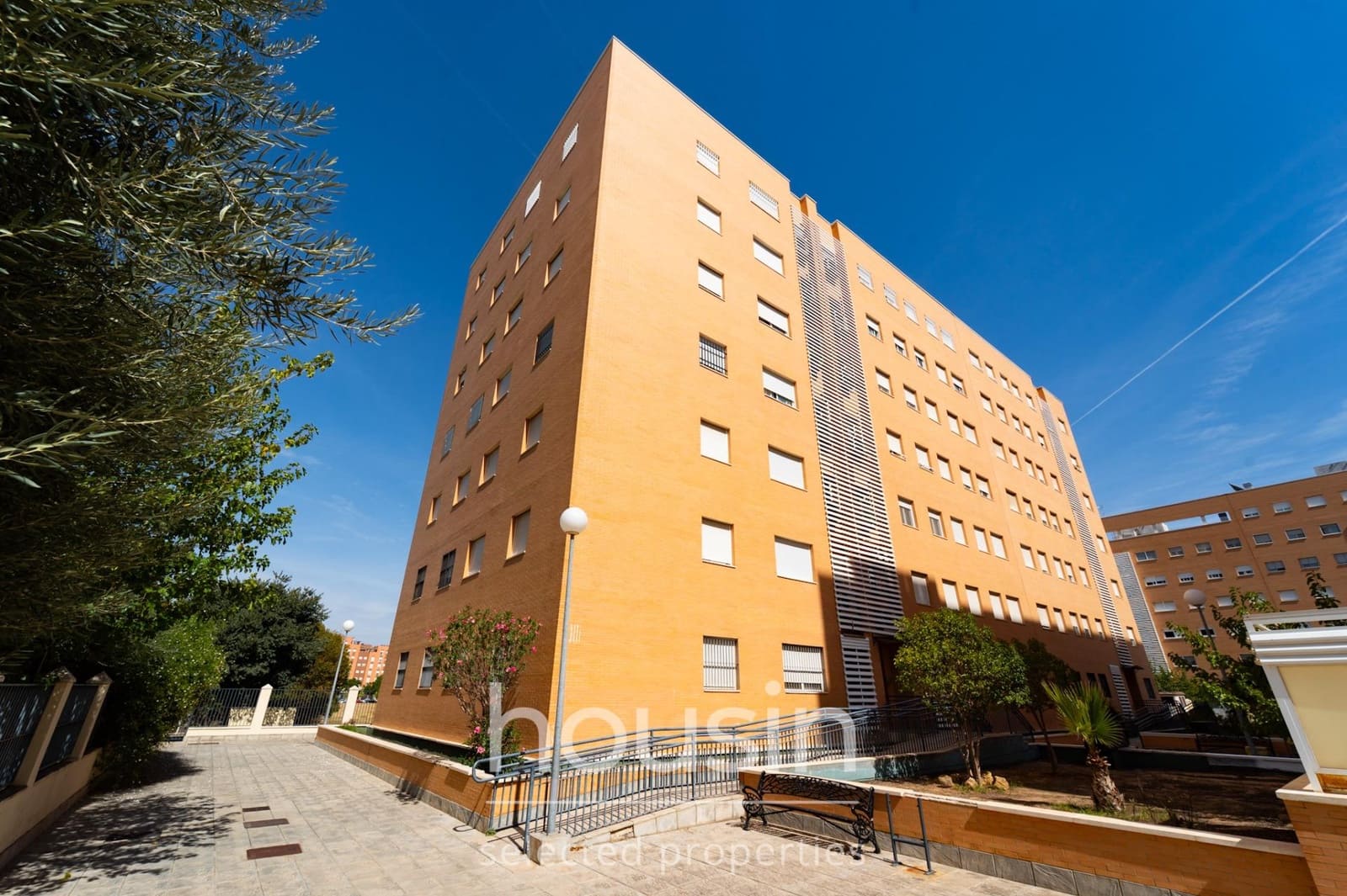 Flat for sale in Seville city, Seville photo 4