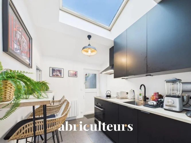 Beautiful Fully Renovated Old House, Close to Amenities for Sale in Couëron (44220) photo 2