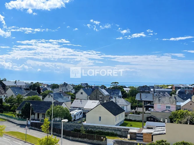 Occupied Life Annuity - 2-Room Apartment 65.40 m² with Balcony and Sea View